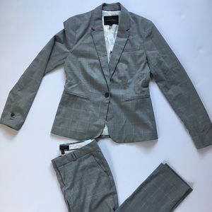 Banana Republic / Grey Pant Suit